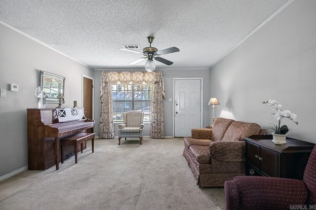 32 Kingspark Dr, Maumelle, AR 72113