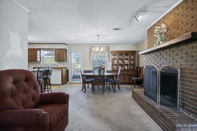 32 Kingspark Dr, Maumelle, AR 72113