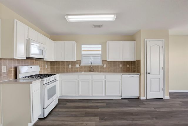 10635 Gold Finch Road, Baytown, TX 77523