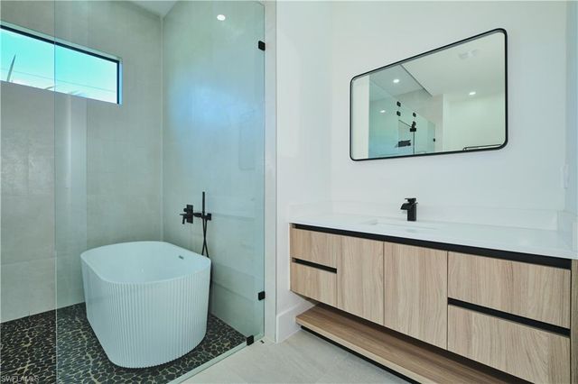 2717 SW 22nd AVE, Cape Coral, FL 33914