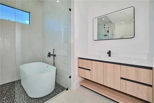 2717 SW 22nd AVE, Cape Coral, FL 33914