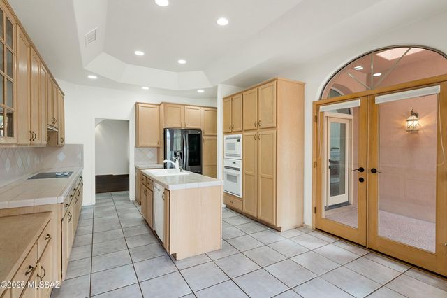 6970 E Quiet Desert Lane, Tucson, AZ 85750