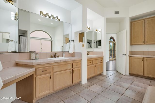 6970 E Quiet Desert Lane, Tucson, AZ 85750