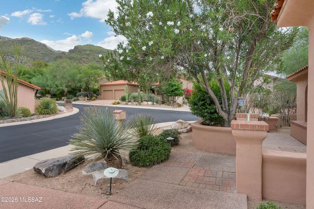 6970 E Quiet Desert Lane, Tucson, AZ 85750