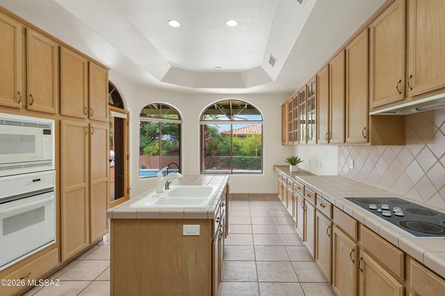 6970 E Quiet Desert Lane, Tucson, AZ 85750
