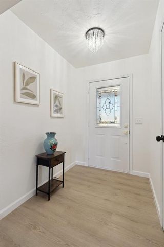 208 SW 32nd Street, Moore, OK 73160