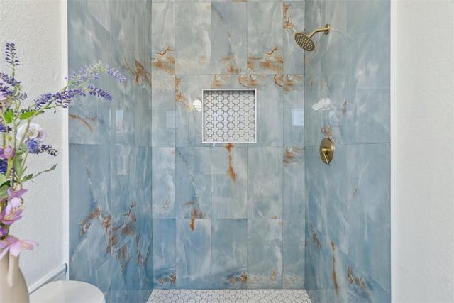 208 SW 32nd Street, Moore, OK 73160