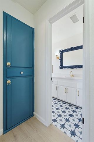 208 SW 32nd Street, Moore, OK 73160