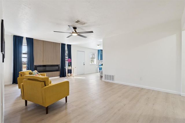 208 SW 32nd Street, Moore, OK 73160