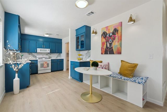 208 SW 32nd Street, Moore, OK 73160