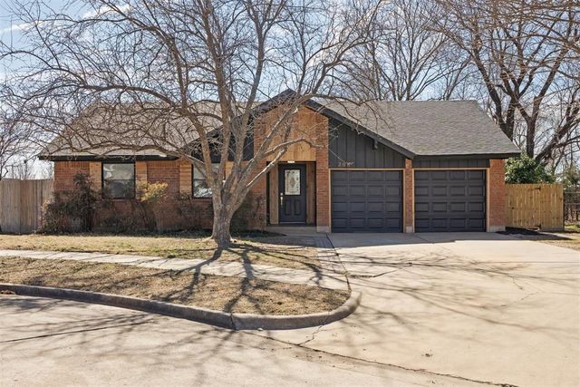 208 SW 32nd Street, Moore, OK 73160