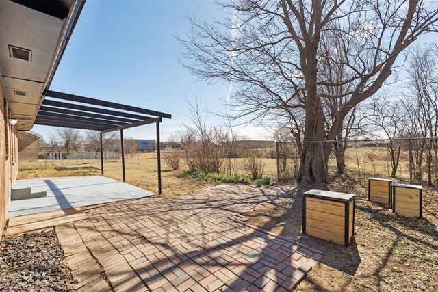 208 SW 32nd Street, Moore, OK 73160