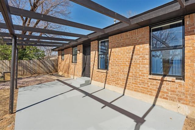 208 SW 32nd Street, Moore, OK 73160