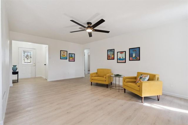 208 SW 32nd Street, Moore, OK 73160