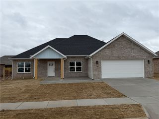 144 N Panther Avenue, Farmington, AR 72730