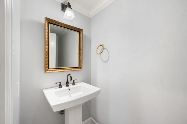 905 Hawthorne Street, Houston, TX 77006