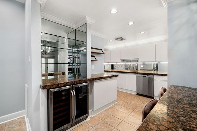 905 Hawthorne Street, Houston, TX 77006