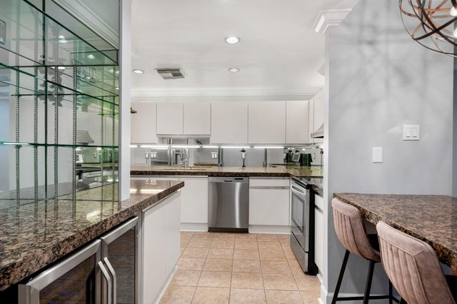 905 Hawthorne Street, Houston, TX 77006