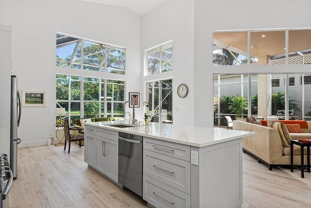 323 Sunset Bay Lane, Palm Beach Gardens, FL 33418