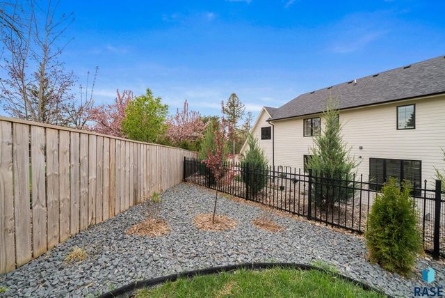 2609 S 4th Ave Avenue, Sioux Falls, SD 57105