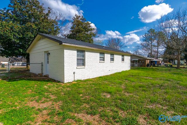 156 Macon Road, Hazel Green, AL 35750