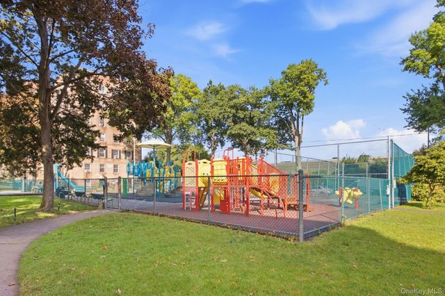 51-34 30th Avenue 4P, Woodside, NY 11377