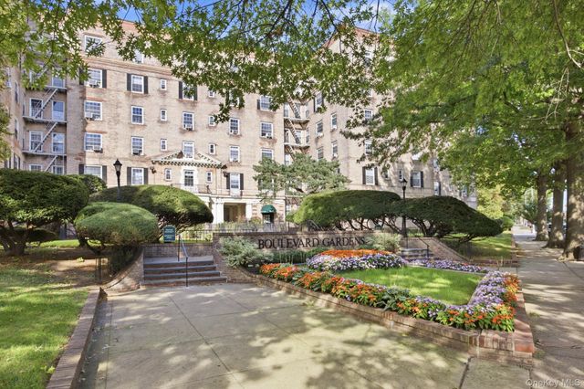 51-34 30th Avenue 4P, Woodside, NY 11377