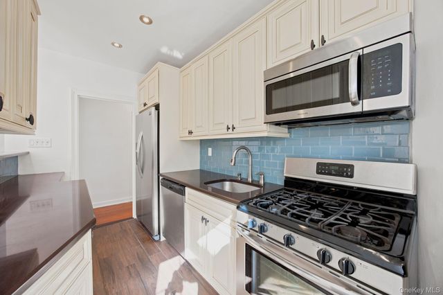 51-34 30th Avenue 4P, Woodside, NY 11377