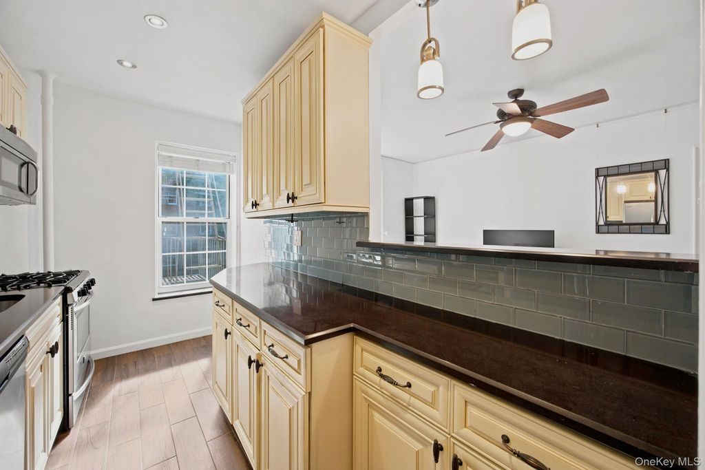 51-34 30th Avenue 4P, Woodside, NY 11377 — photo 4