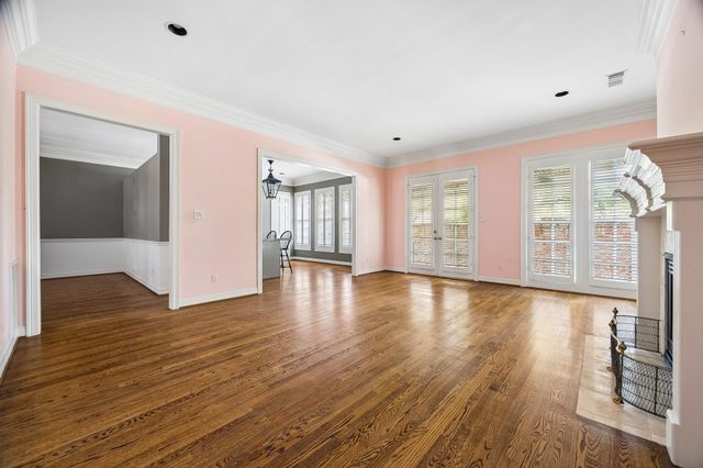 6022 Burgoyne Road, Houston, TX 77057