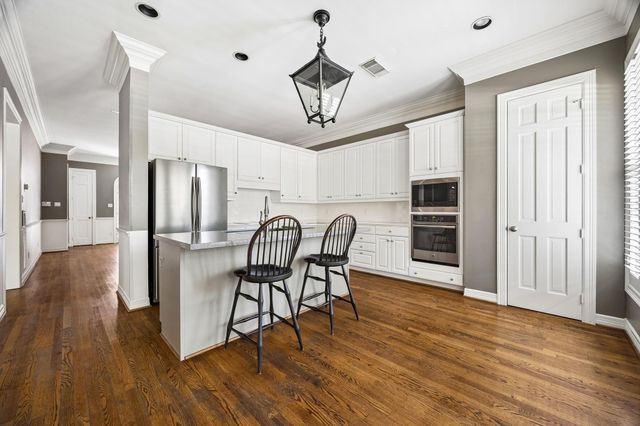 6022 Burgoyne Road, Houston, TX 77057