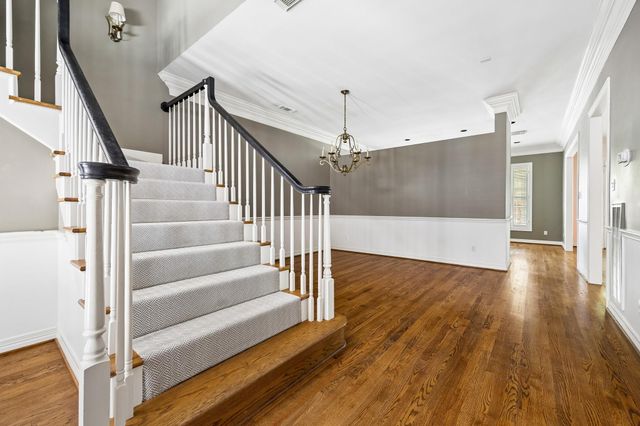 6022 Burgoyne Road, Houston, TX 77057