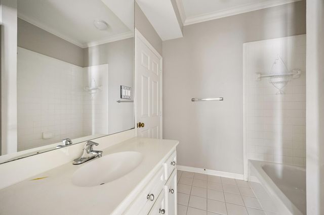 6022 Burgoyne Road, Houston, TX 77057