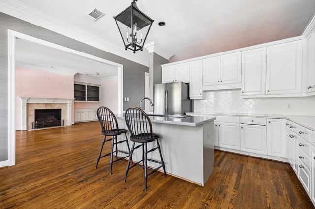 6022 Burgoyne Road, Houston, TX 77057
