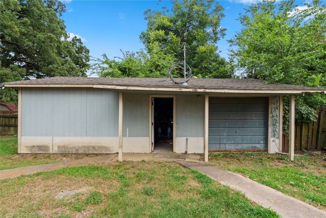 604 Lee Street, Sulphur Springs, TX 75482