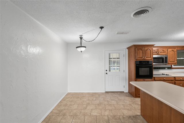 604 Lee Street, Sulphur Springs, TX 75482