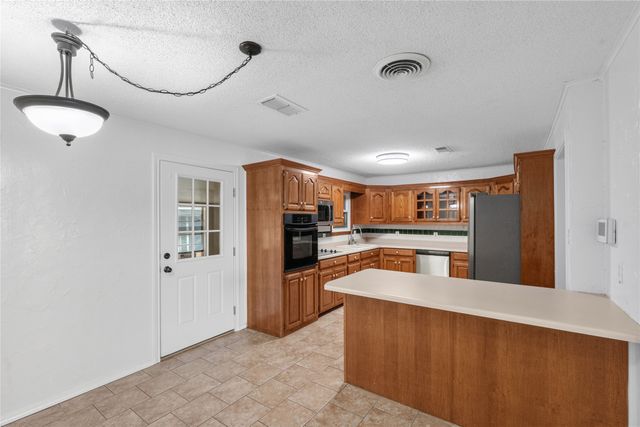 604 Lee Street, Sulphur Springs, TX 75482