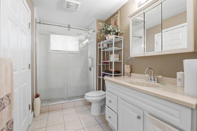 39 Sunflower Rd, Holbrook, MA 02343