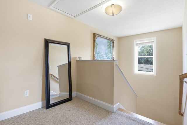 39 Sunflower Rd, Holbrook, MA 02343