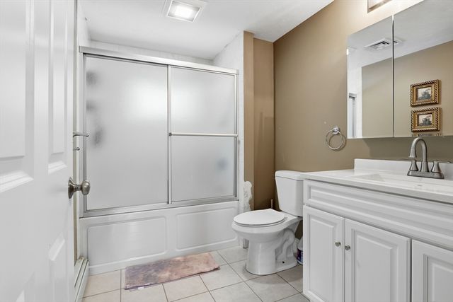 39 Sunflower Rd, Holbrook, MA 02343