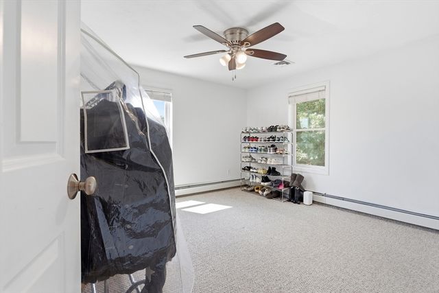 39 Sunflower Rd, Holbrook, MA 02343