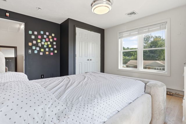 39 Sunflower Rd, Holbrook, MA 02343