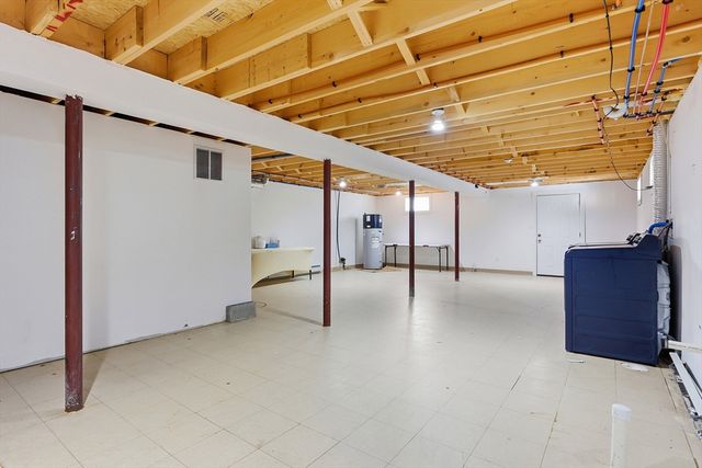 39 Sunflower Rd, Holbrook, MA 02343