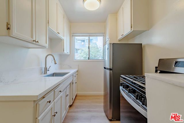 758 N Hudson Avenue 10, Los Angeles, CA 90038