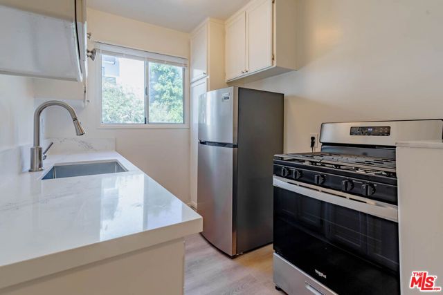 758 N Hudson Avenue 10, Los Angeles, CA 90038