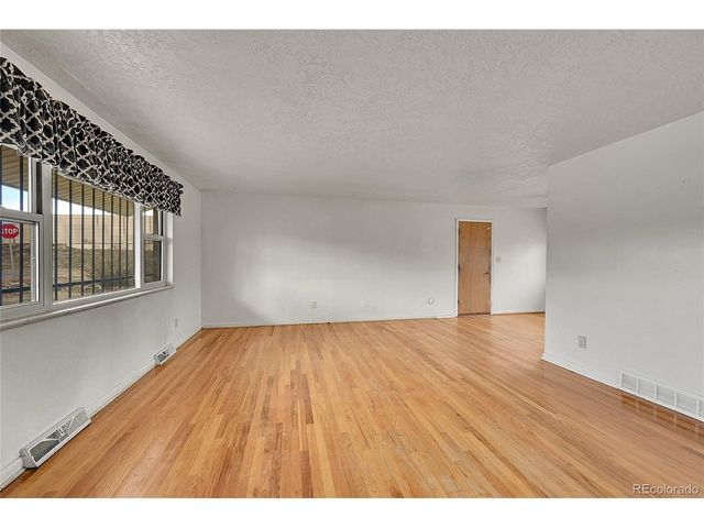 4760 Holland St, Wheat Ridge, CO 80033