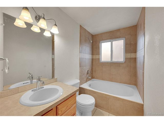 4760 Holland St, Wheat Ridge, CO 80033