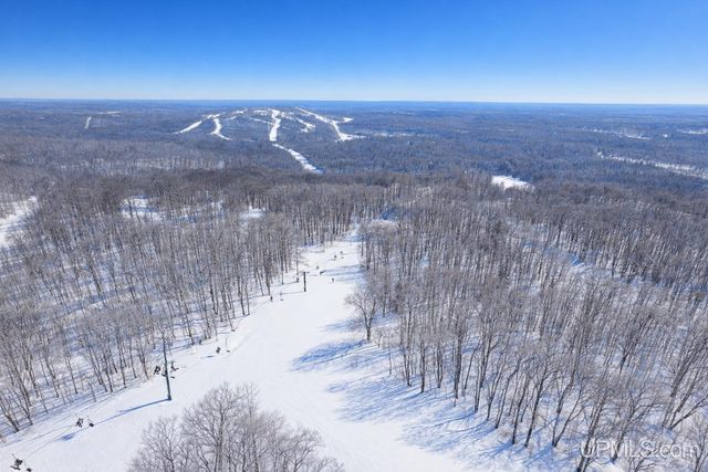 505-2431 Tomahawk Drive, Wakefield, MI 49968