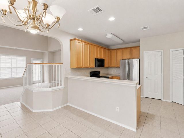 9201 Brodie LN 403, Austin, TX 78748
