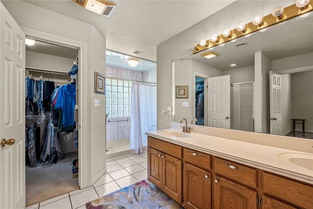 11 NW Sandy Trail Lane, Lawton, OK 73505